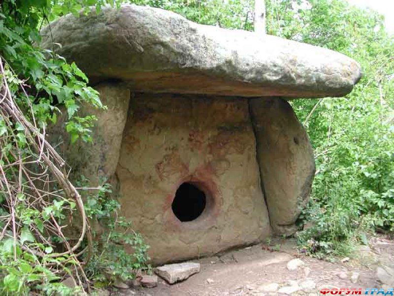 dolmen_3.jpg