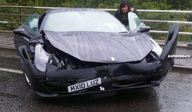 Ferrari-458-crashed-black-1.jpg